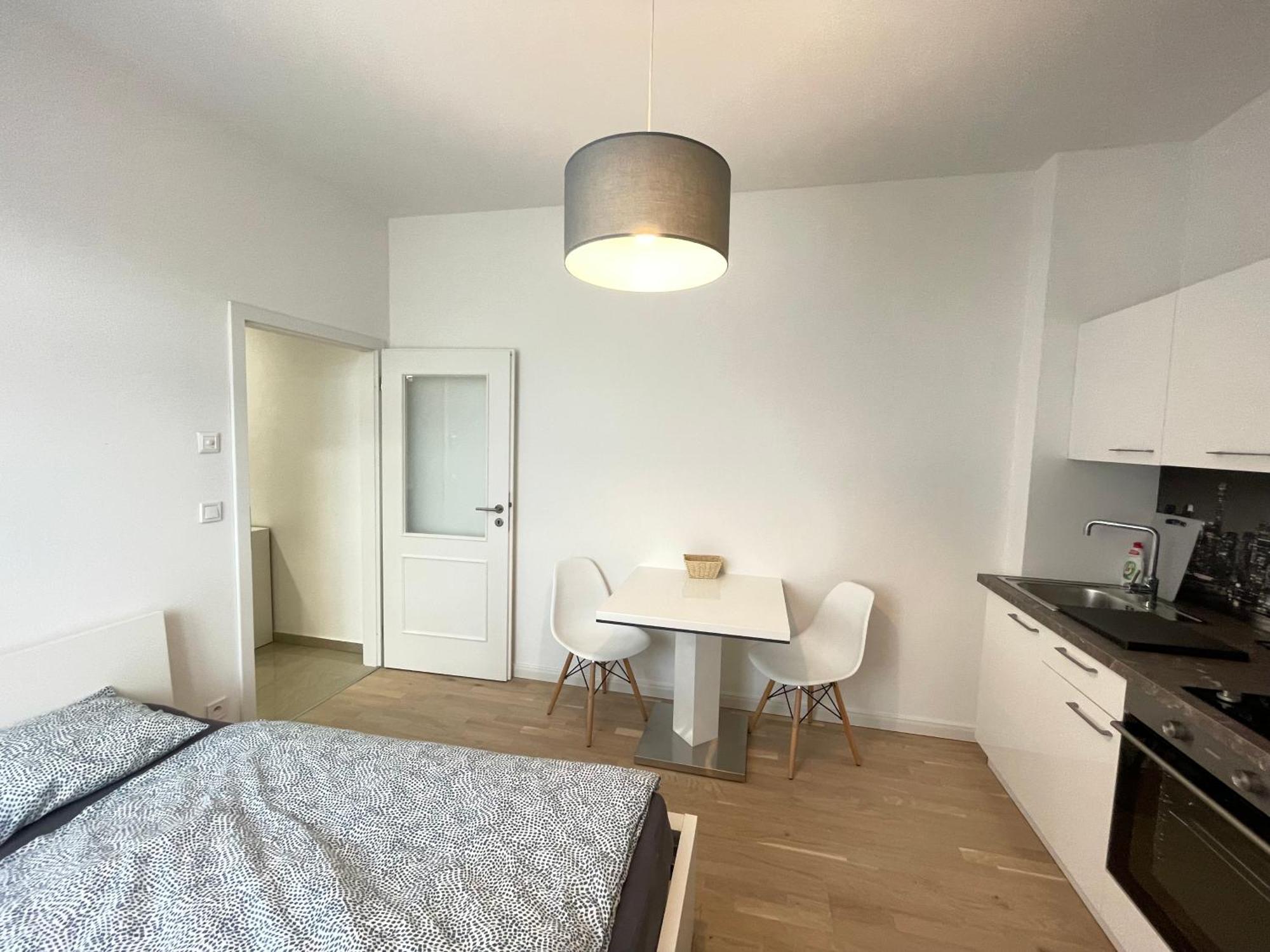 Wash Apartment On Metro Prague 1 מראה חיצוני תמונה